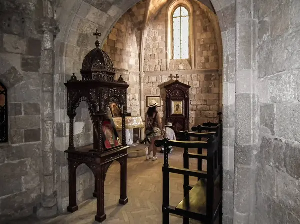 Ialysos, Yunanistan, 3 Temmuz 2011: Yunanistan 'ın Rodos adasında Filerimos manastırı inşa ediliyor