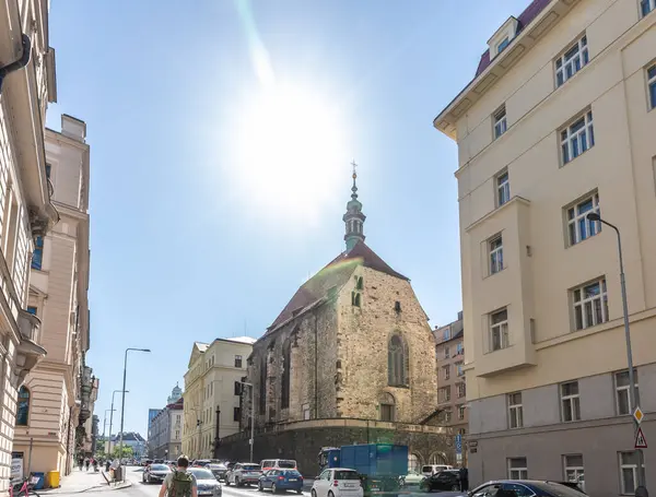 Prag, Çek Cumhuriyeti, 15 Mayıs 2024: Çek Cumhuriyeti 'nin Prag' daki Zderaz kentindeki Aziz Wenceslas Kilisesi