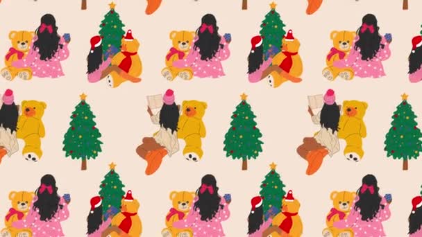 与泰迪熊坐在一起的女孩们被包裹在圣诞树旁的一个花环里 — 图库视频影像