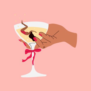 Bir kadın martini bardağında oturuyor. Parti zamanı