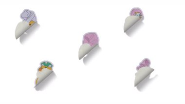 Spa gününün tadını çıkaran plastik ördekler. Havlular, duş boneleri, kabarcıklar ve sakin ifadelerle sahneler. Alfa Kanalı Şeffaflığı