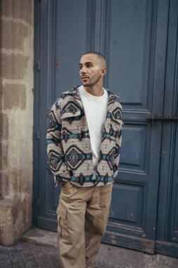 adam rahat kıyafetler