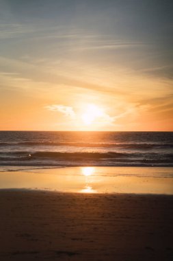 Tenerife 'deki Atlantik Okyanusu' nda güzel gün batımı, Kanarya Adaları.