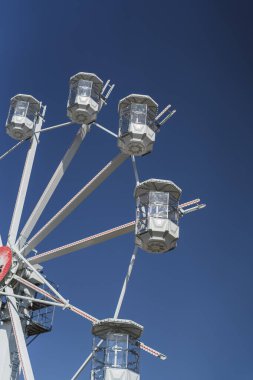 Lunaparktaki dönme dolabın tekerleği.