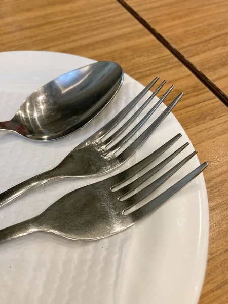 Fourchette Cuillère Sur Une Assiette — Photo
