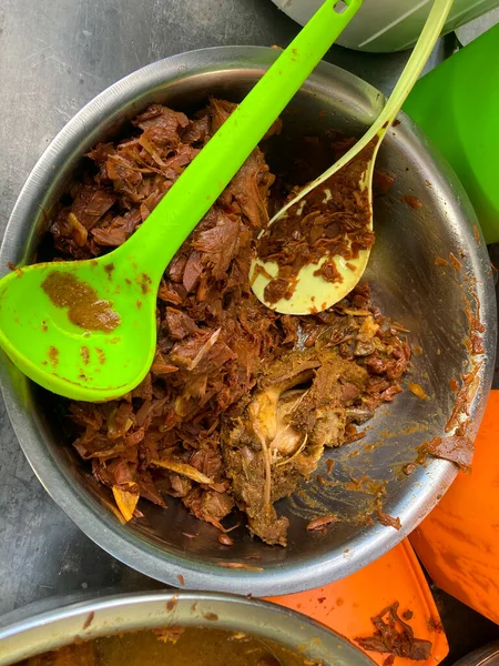 stock image Gudeg Jogja, traditional food from Yogyakarta, Indonesia. It's contain from young jackfruit, chicken egg, chicken, fried cow skin sambal/sauce and Chili Peppers.