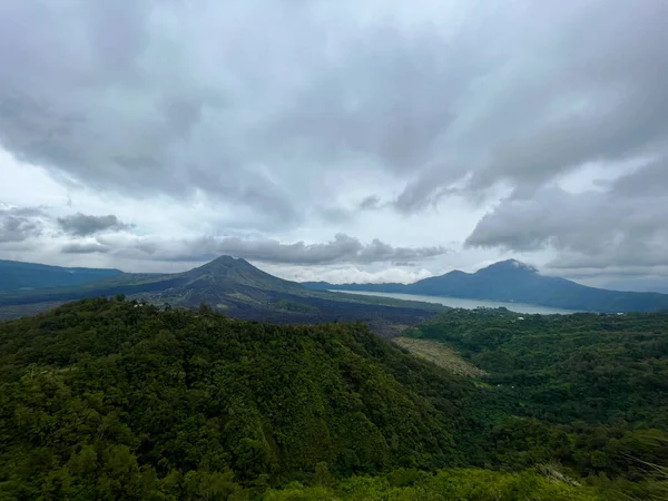 Bergbatur Van Afstand Het Batur Meer Vulkaan Bevinden Zich Centrale — Stockfoto