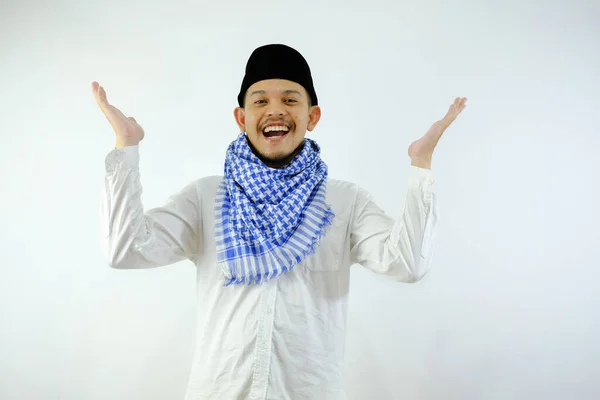 Homem Asiático Muçulmano Sorrindo Feliz Para Cumprimentar Durante Celebração Ramadã — Fotografia de Stock