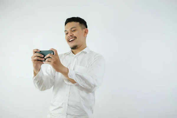 Portret Van Een Aantrekkelijke Aziatische Man Casual Shirt Spelen Van — Stockfoto