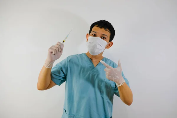Koncepcja Szczepień Opieki Zdrowotnej Azjatycki Lekarz Pielęgniarka Masce Medycznej Rękawiczki — Zdjęcie stockowe