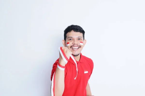 Pria Indonesia Mengepalkan Kedua Tangan Keduanya Menunjukkan Kegembiraan Ketika Merayakan — Stok Foto