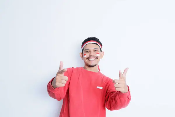 Hombre Indonesio Mostrando Emoción Con Los Pulgares Hacia Arriba Celebrar — Foto de Stock