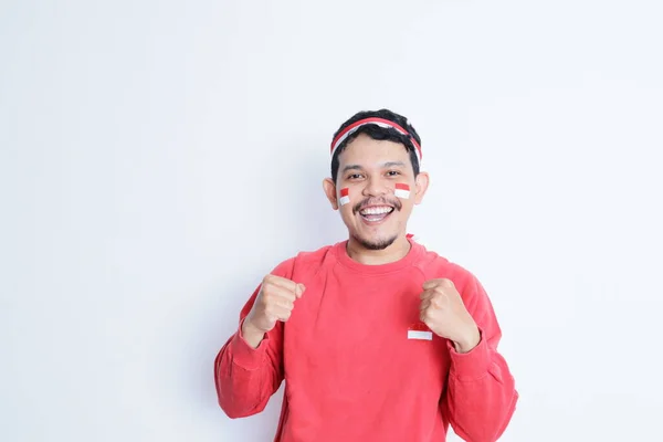 Pria Indonesia Mengepalkan Kedua Tangan Keduanya Menunjukkan Kegembiraan Ketika Merayakan — Stok Foto