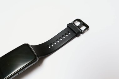 Akıllı seğirme beyaz arka planda izole edildi. fitness, spor ve teknoloji konsepti.