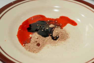 Hazır şehriye çeşnili bir tabakta