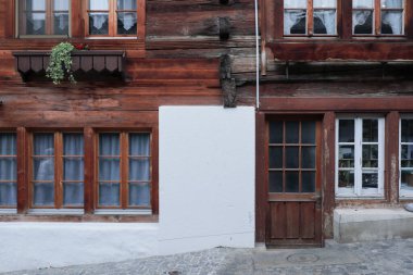 Brunngasse Caddesi, Brienz, İsviçre. Bu cadde Avrupa 'nın en güzel sokağı seçildi..