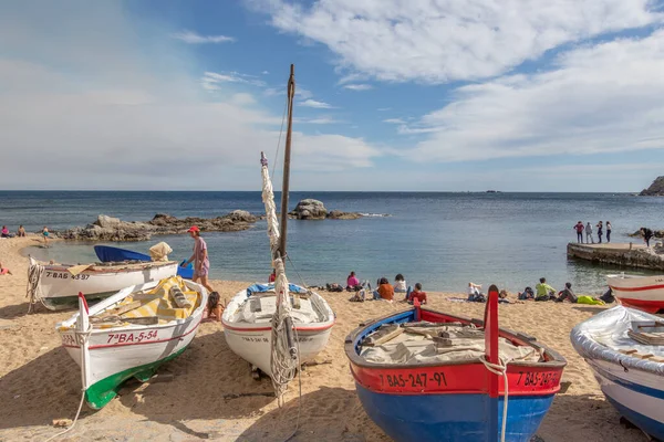 Girona Spagna Aprile 2023 Barche Sulla Spiaggia Calella Palafrugell Villaggio — Foto Stock