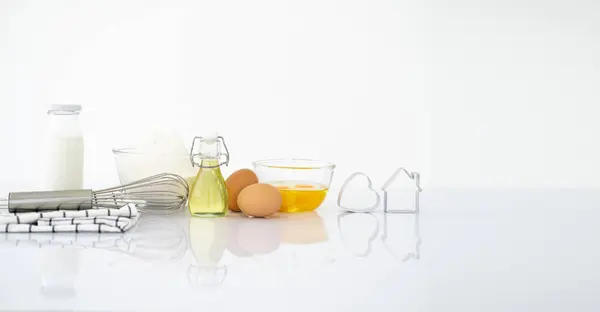 Десертні Інгредієнти Посуд Білому Тлі Відображають Таблицю Вид Спереду Копіювати — стокове фото