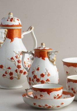 Muhteşem 1760 'da Kral Frederick' in kahve servisinden Pruna ile birlikte nadir dekoratif porselen servisi.