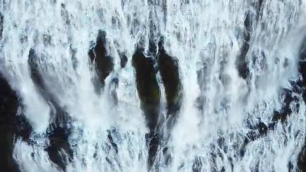 冰岛的瀑布王朝 巨大的瀑布瀑布般的山水 美丽的自然景观 空中俯瞰 高质量的4K镜头 — 图库视频影像