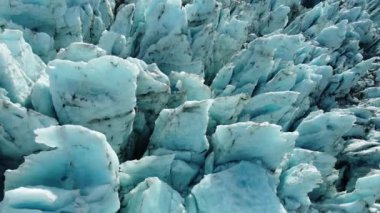  İzlanda 'daki Doğa Vatnajokull Buzulu beyaz kar ve mavi buz mevsimi mevsimi manzarası 4k. Yüksek kalite 4k görüntü