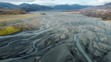 İzlanda 'daki buzul nehri doğa su deseni güzel ve büyülü hava manzarası. Yüksek kalite 4k görüntü