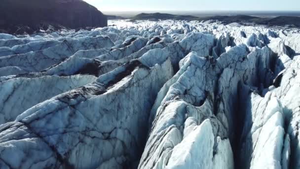 アイスランドの自然Vatnajokull氷河白い雪と青い氷の冬の季節の航空風景4K 高品質4K映像 — ストック動画