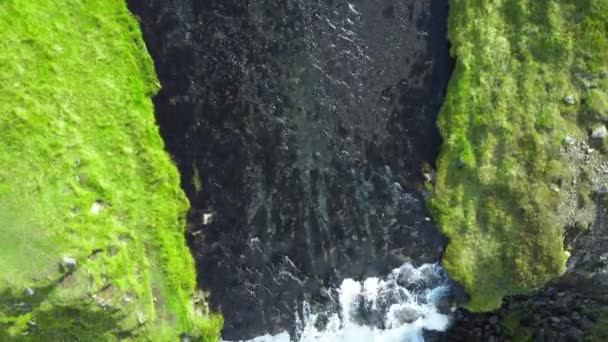 Wasserfall Island Schöne Grüne Sommersaison Vulkan Reine Gebirgsfluss Luftaufnahme Hochwertiges — Stockvideo