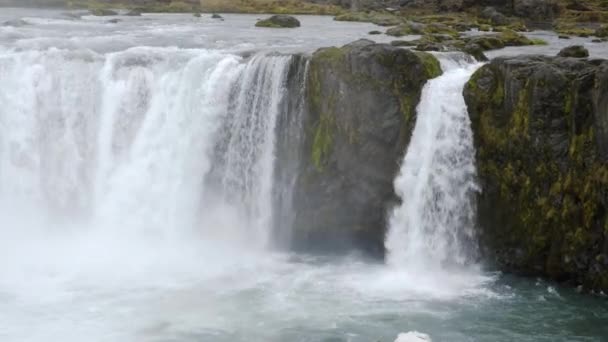 Természet Táj Gyönyörű Vízesés Izlandon Tiszta Folyó Tiszta Környezet Télen — Stock videók