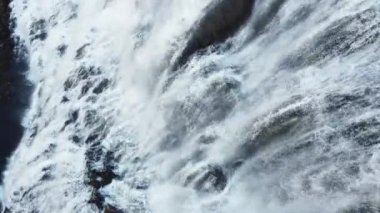 İzlanda Doğa Alanı 'ndaki güçlü Dynjandi Şelalesi. Yüksek kalite 4k görüntü