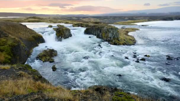 Wasserfall Bei Sonnenaufgang Schöner Großer Fluss Island Naturlandschaft Bit — Stockvideo