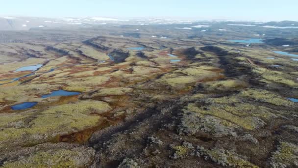 冰岛纯天然的空中景观4K 神奇的火山山脉在秋天的季节 高质量的电影镜头 — 图库视频影像