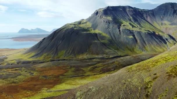 Izland Tiszta Természet Légi Táj Varázslatos Vulkanikus Hegyek Őszi Szezonban — Stock videók
