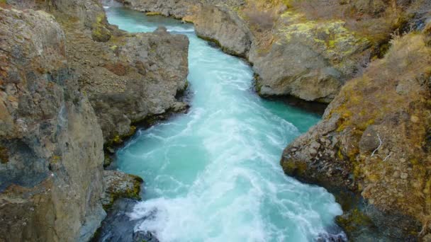 Canyon River Mit Türkisfarbenem Gletscherwasser Ungewöhnliche Gebirgslandschaft Island Aufnahme Auflösung — Stockvideo