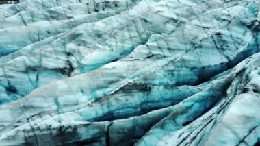  İzlanda 'daki Doğa Vatnajokull Buzulu beyaz kar ve mavi buz mevsimi mevsimi manzarası 4k. Yüksek kalite 4k görüntü