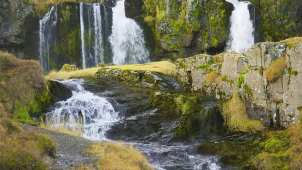 Autumn Waterfall Iceland Pure Turquoise Water Mountain River Popular Tourist — Stock video