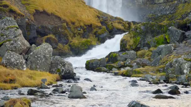 Autumn Waterfall Iceland Pure Turquoise Water Mountain River Popular Tourist — Stock video
