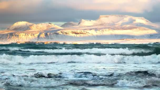 Icelandic Fjords Sunset Ocean Coast Snow Covered Mountains Winter Landscape — Vídeo de stock