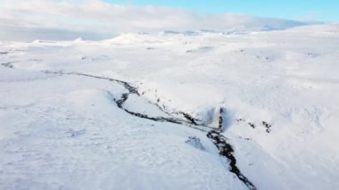 Karlı Dağ Dağları Dağları Donmuş Nehir Sahası İzlanda Manzarası Buz Buz Soğuk Hava Uçuşu Görüntü Efsanevi Panama Doğa Sineması. Yüksek kalite 4k görüntü