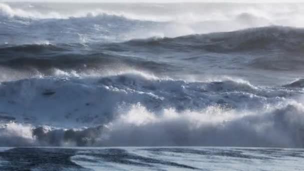 Kraftfull Havsvåg Storm Atlanten Fantastisk Havsström Solig Dag Enorma Vågor — Stockvideo