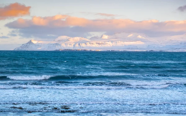 Icelandic Fjords Sunset Ocean Coast Snow Covered Mountains Winter Landscape — Stock fotografie
