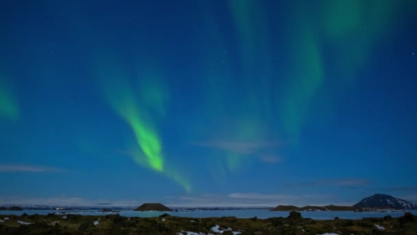 Аврора Бореалис Северное Сияние Исландии Ночное Время Озера Миватн Феномен — стоковое видео