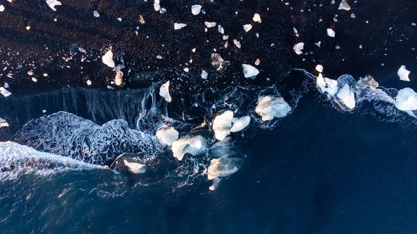 Pure Blue Glacier Ice Black Sand Beach Turquoise Sea Water — Stock Fotó
