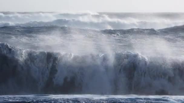 Сильна Океанська Хвиля Шторм Атлантичному Океані Дивовижний Морський Приплив Сонячний — стокове відео