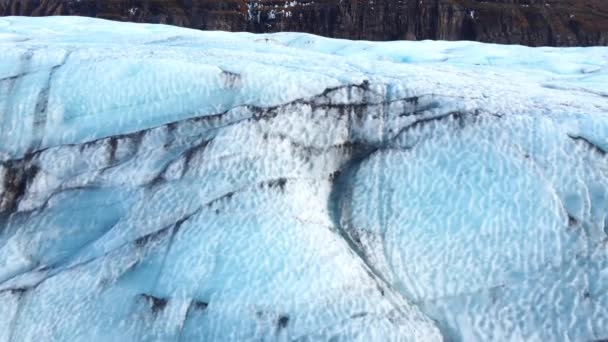 아이슬란드의 나조컬 Nature Vatnajokull Glacier 과푸른 계절의 공중에서 풍경을 보여준다 — 비디오