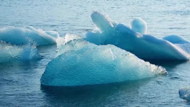 Błękitne Góry Lodowe Oddzielenie Lodowca Czysta Natura Islandia Crystal Clear — Wideo stockowe