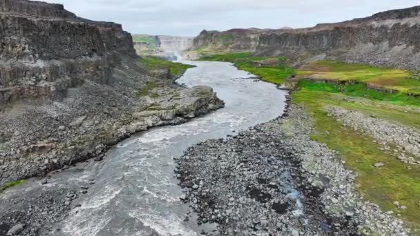 Canyon Mit Gebirgsfluss Island Kolossale Geologische Phänomene Bodenerosion Hochland Der — Stockvideo