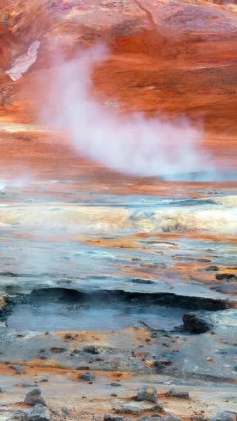 Вертикальный Экран Геотермальная Зона Исландии Марсианский Пейзаж Долине Серы Известное — стоковое видео