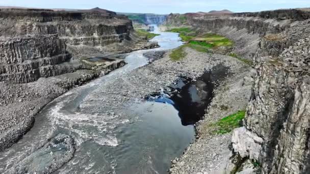 Vista Aérea Épica Cañón Con Río Islandia Fenómeno Geológico Colosal — Vídeo de stock