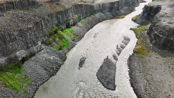 Vista Aérea Épica Cañón Con Río Islandia Fenómeno Geológico Colosal — Vídeos de Stock